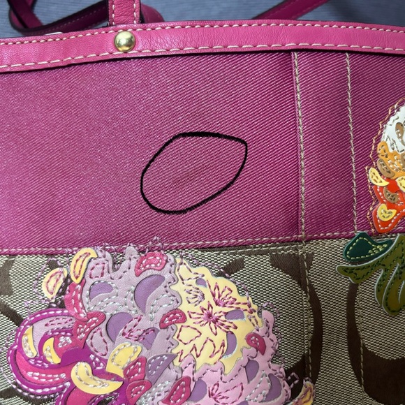 Rare Pink Chrysanthemum Coach Signature Collection Purse - Picture 6 of 7